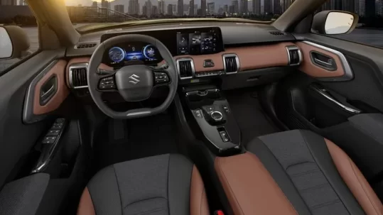 Suzuki_e_Vitara_interieur